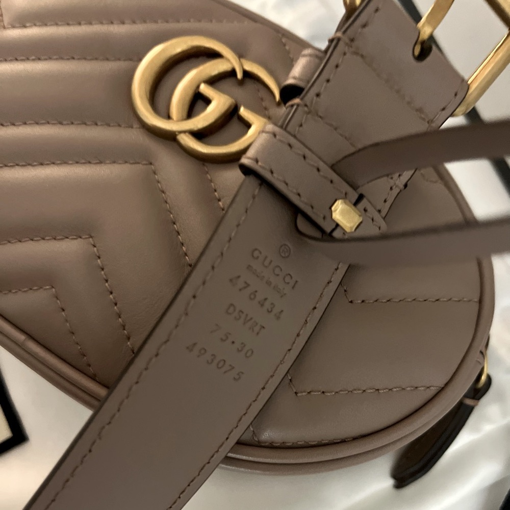 GUCCI
Calfskin Matelasse GG Marmont Belt Bag 75/30 Porcelain Rose - Picture 7 of 15